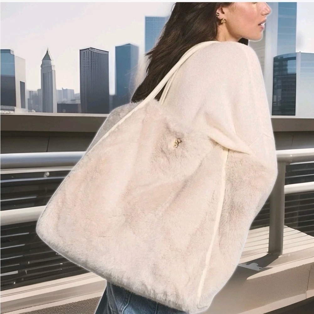 Victoria’s Secret Faux Fur Tote Bag, Brand New with Tags - Picture 2 of 4